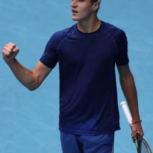 7M体育app-2025两新科巡回赛冠军，上周巡回赛逞英豪，证明自己绝非流星